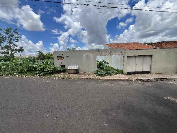 Casa da Caixa em UBERABA / MG - 8444403477370