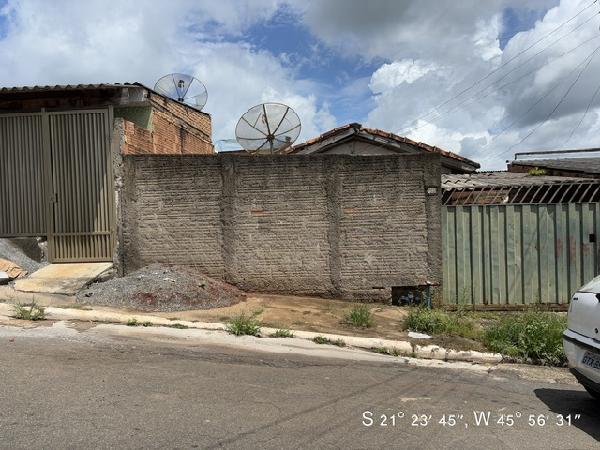 Casa da Caixa em ALFENAS / MG - 8444408863707