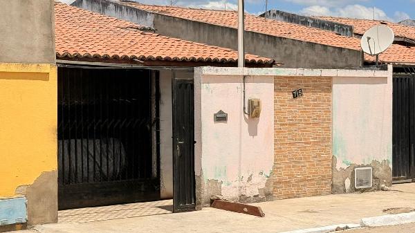 Imóvel da Caixa em IRAUCUBA / CE - 8444412365481