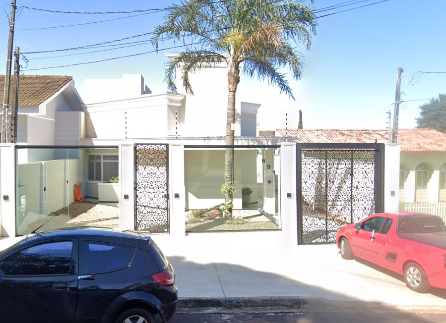 Casa Bradesco em Cascavel  / PR - 5a394dc0