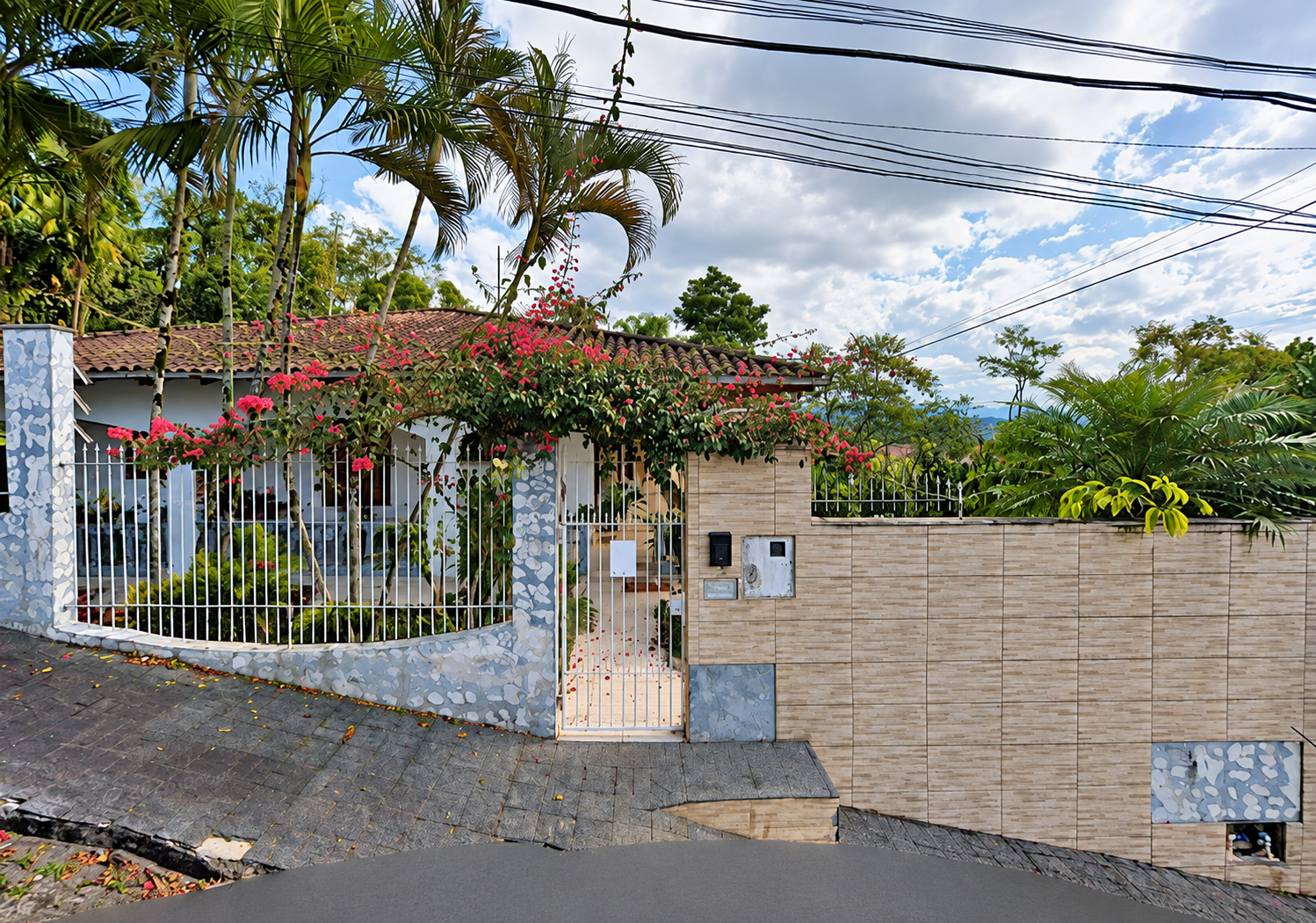 Casa Bradesco em Blumenau / SC - d838b5ca
